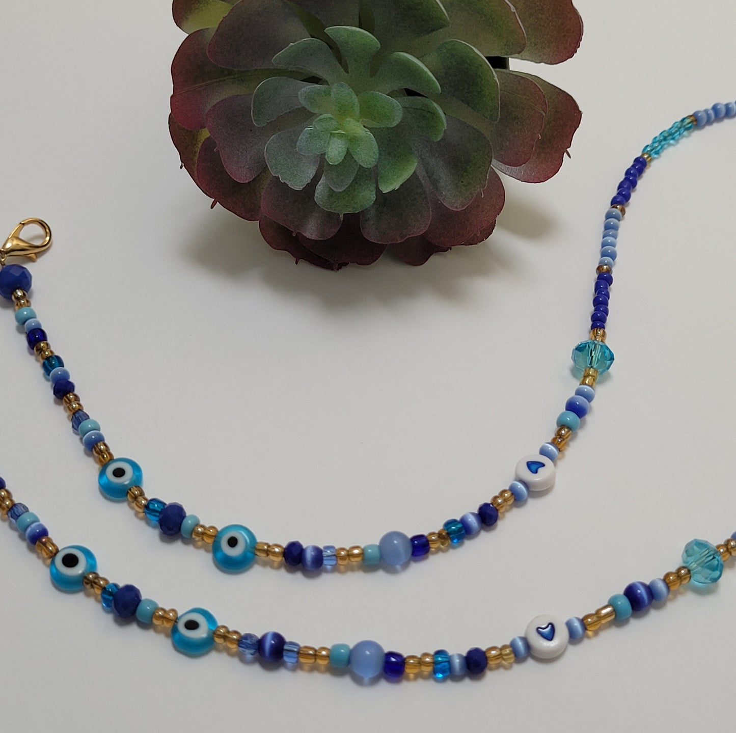 Collar porta-lentes y porta-mascarillas / Eyeglass and mask holder necklace