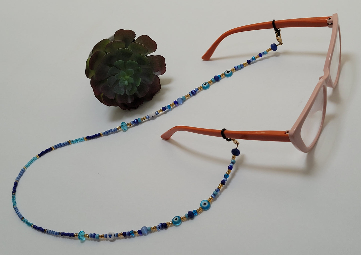 Collar porta-lentes y porta-mascarillas / Eyeglass and mask holder necklace
