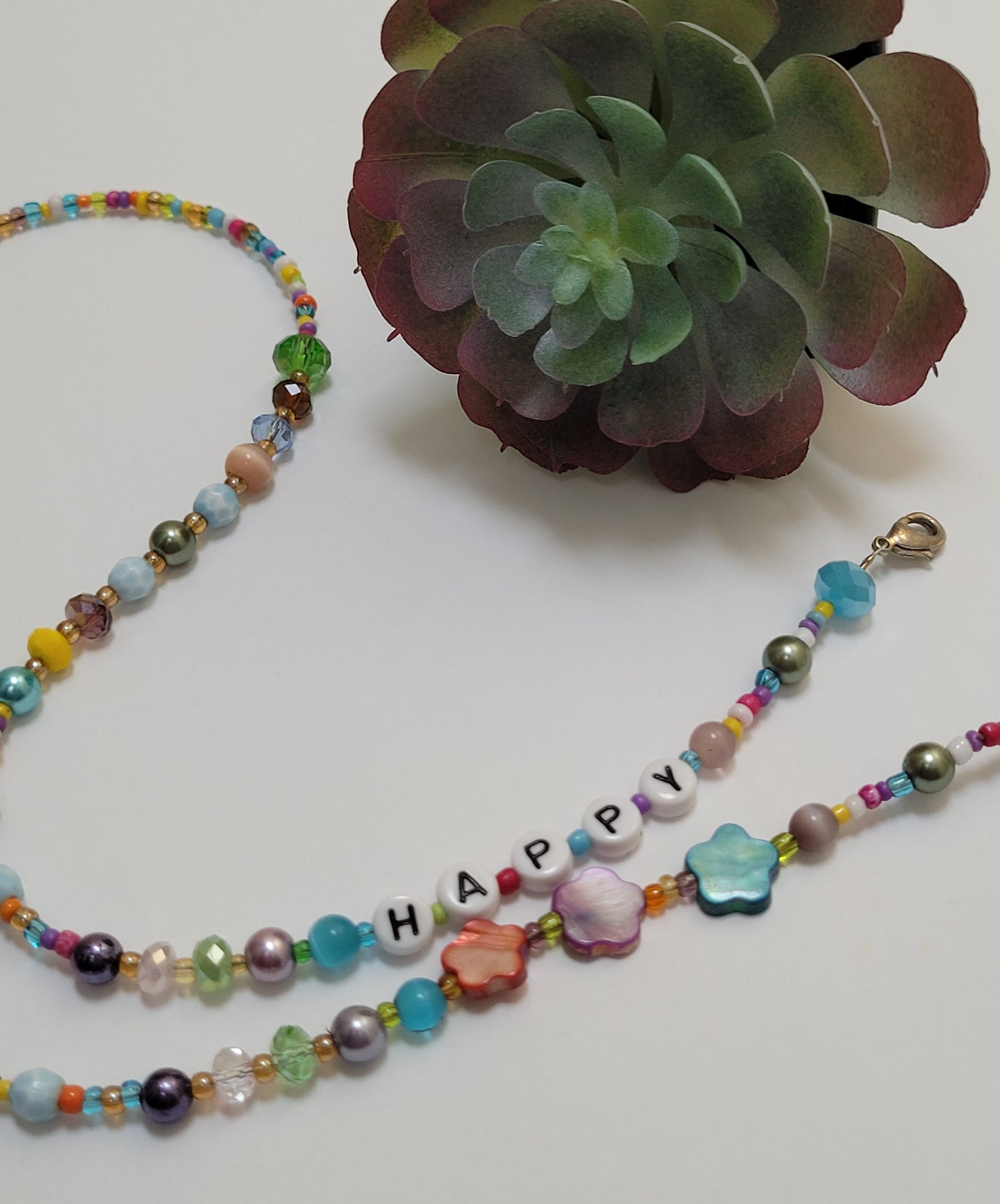 Collar porta-lentes y porta-mascarillas / Eyeglass and mask holder necklace