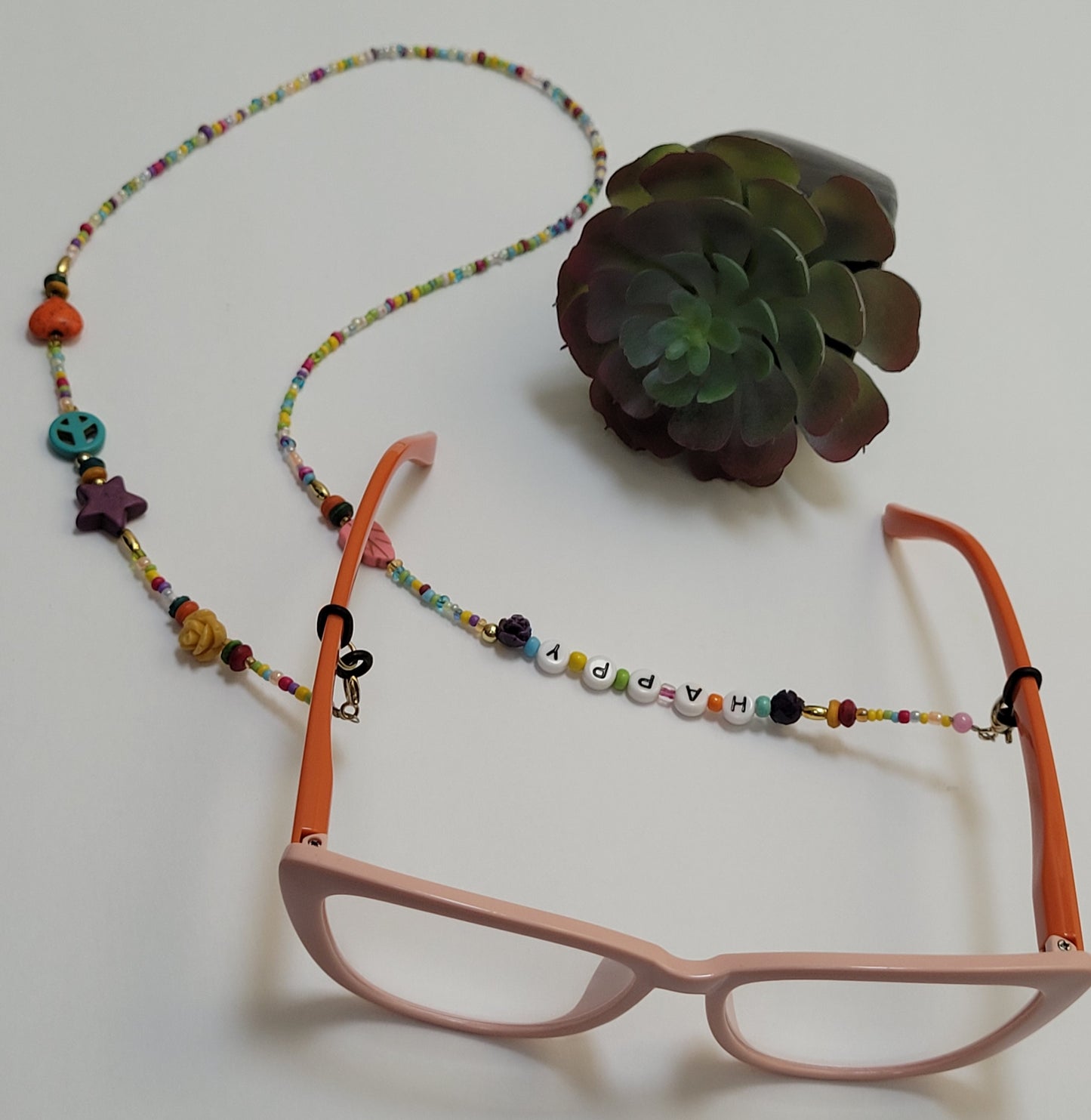 Collar porta-lentes y porta-mascarillas / Eyeglass and mask holder necklace