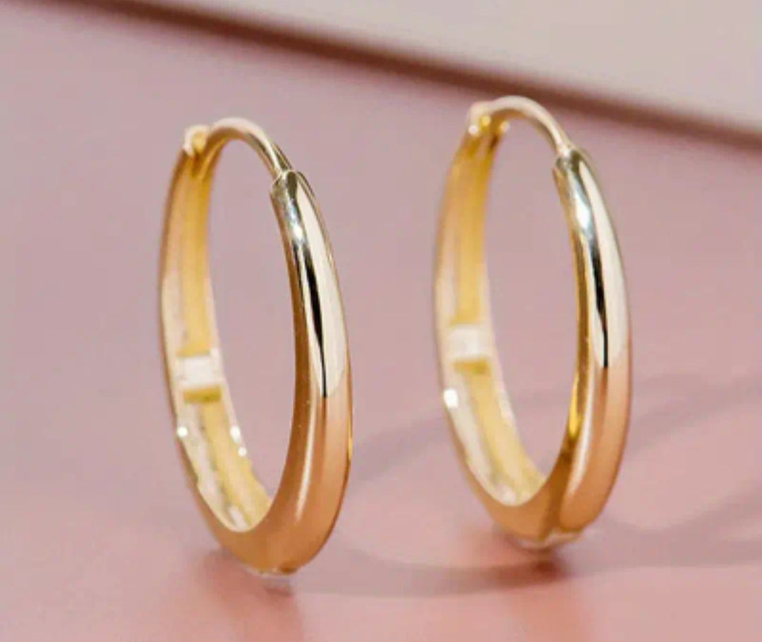 Argollas lisas doradas / Smooth golden rings