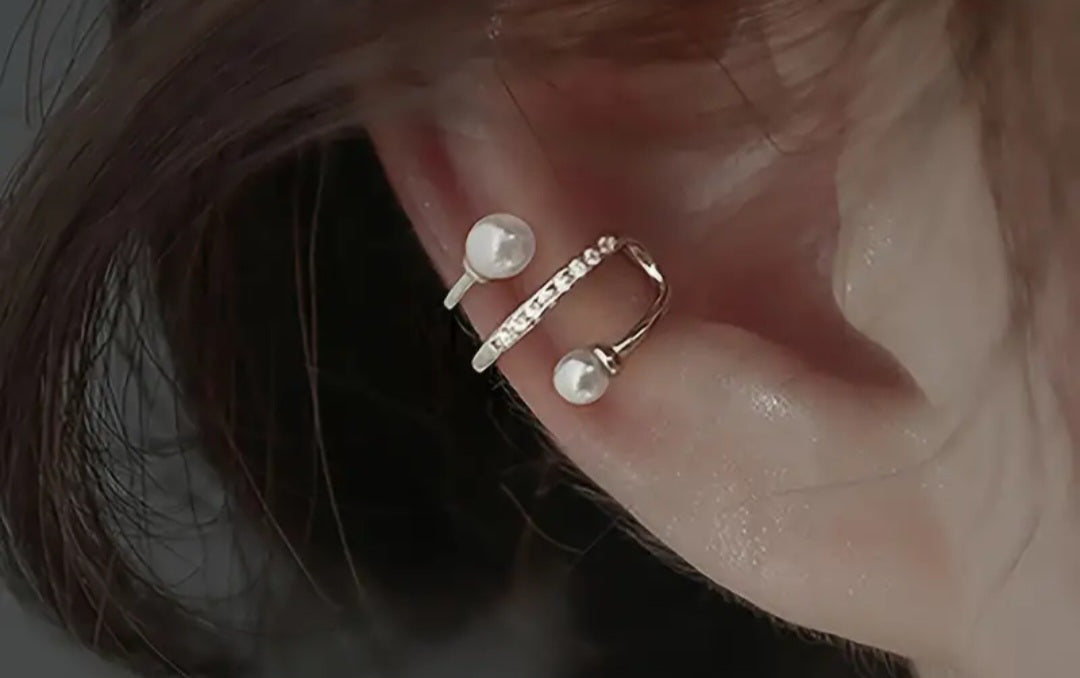 Ear cuff de plata con perla y circonita/ Silver Ear cuff with pearl and zircon