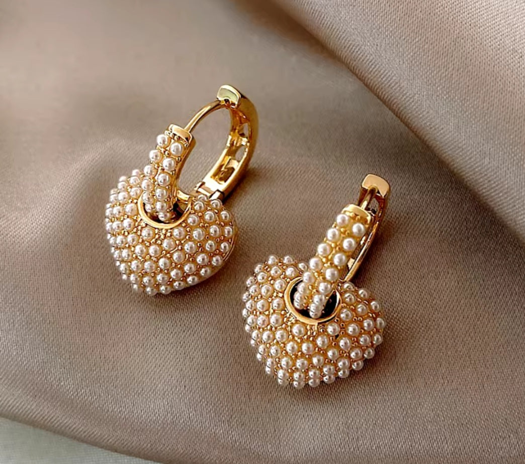 Pendientes de perlas/ Pearl earrings