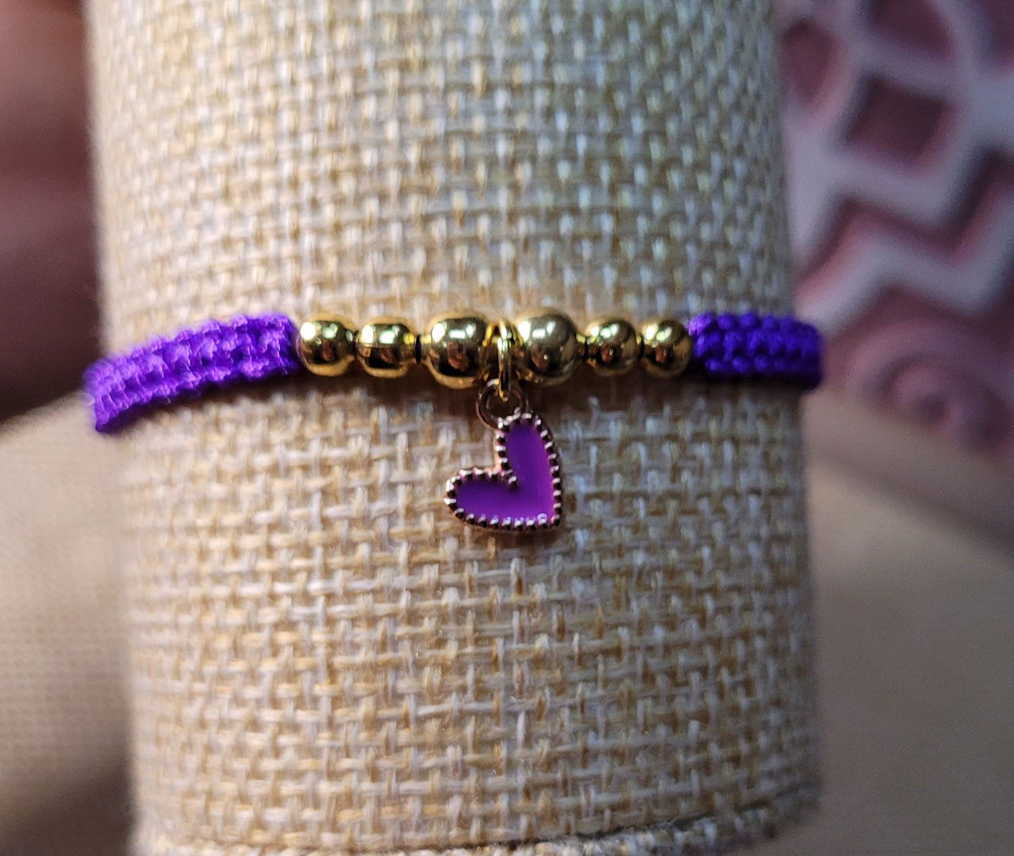 Pulseras con dije de corazon/ Bracelets with heart charms