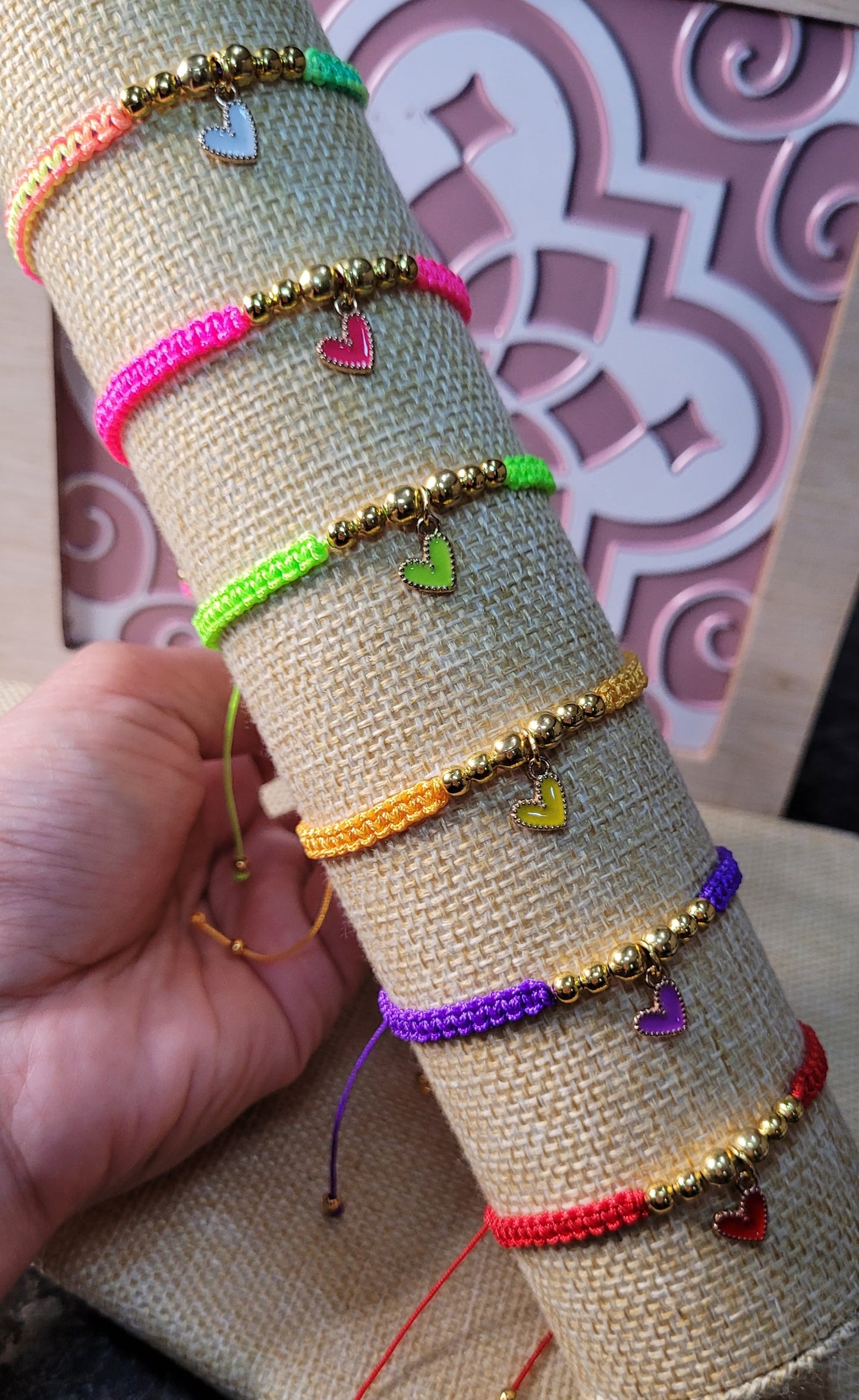 Pulseras con dije de corazon/ Bracelets with heart charms