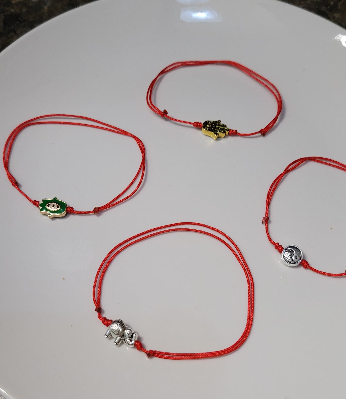 Pulseras de protección hilo rojo/ Red thread protection bracelets