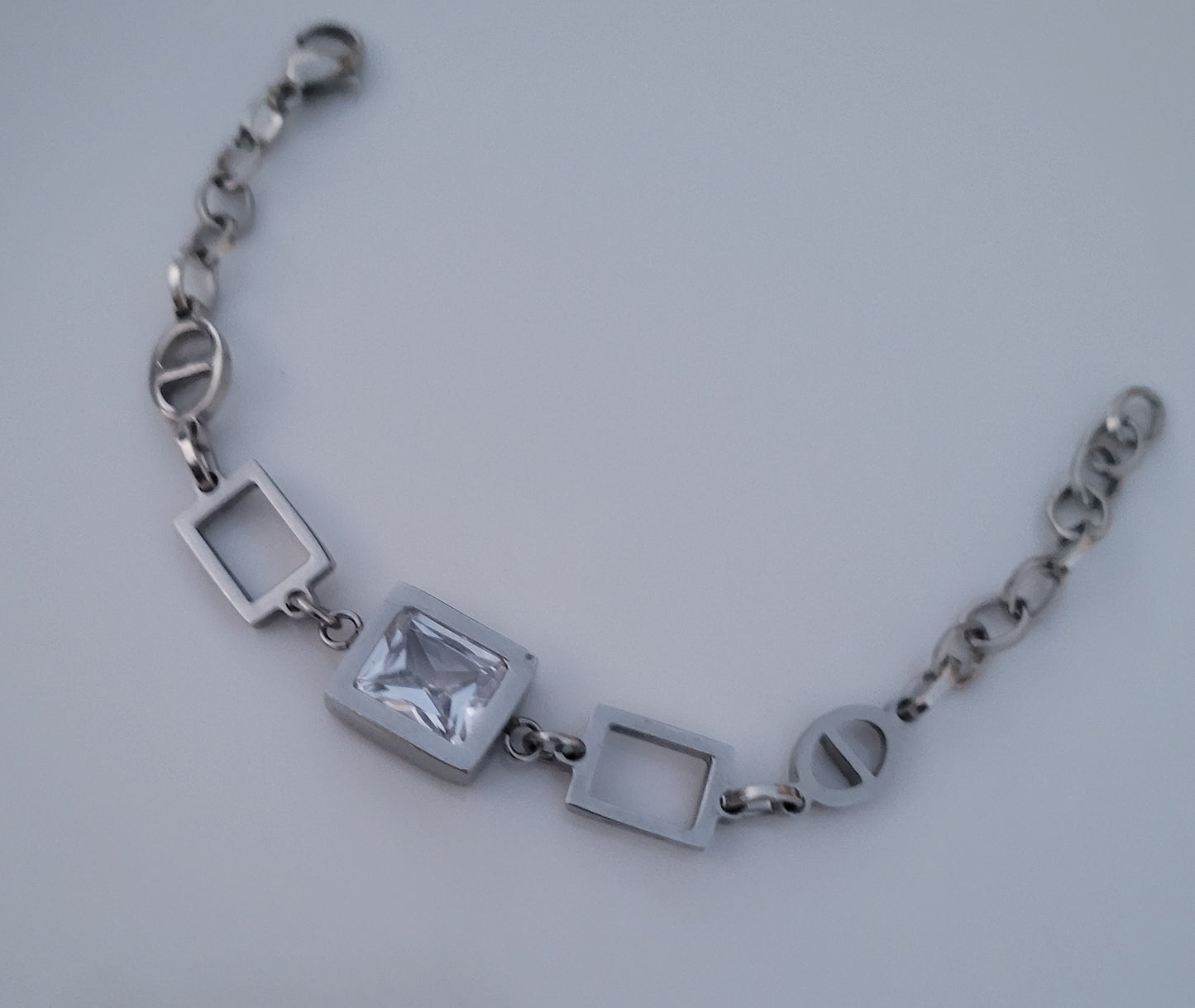 Pulsera para Damas en acero inoxidable/ Ladies' stainless steel bracelet