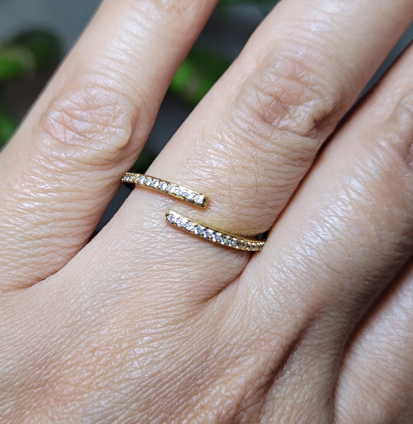Anillos finos ajustables con circones/ Adjustable dainty rings with cubic zirconia