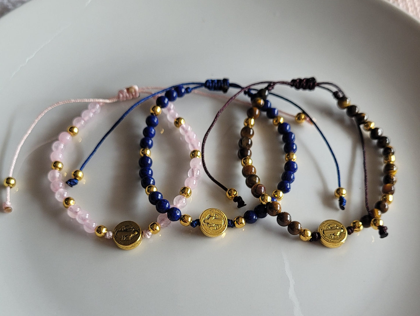 Pulsera San Benito Piedras Naturales/ St. Benedict Natural Stone Bracelet