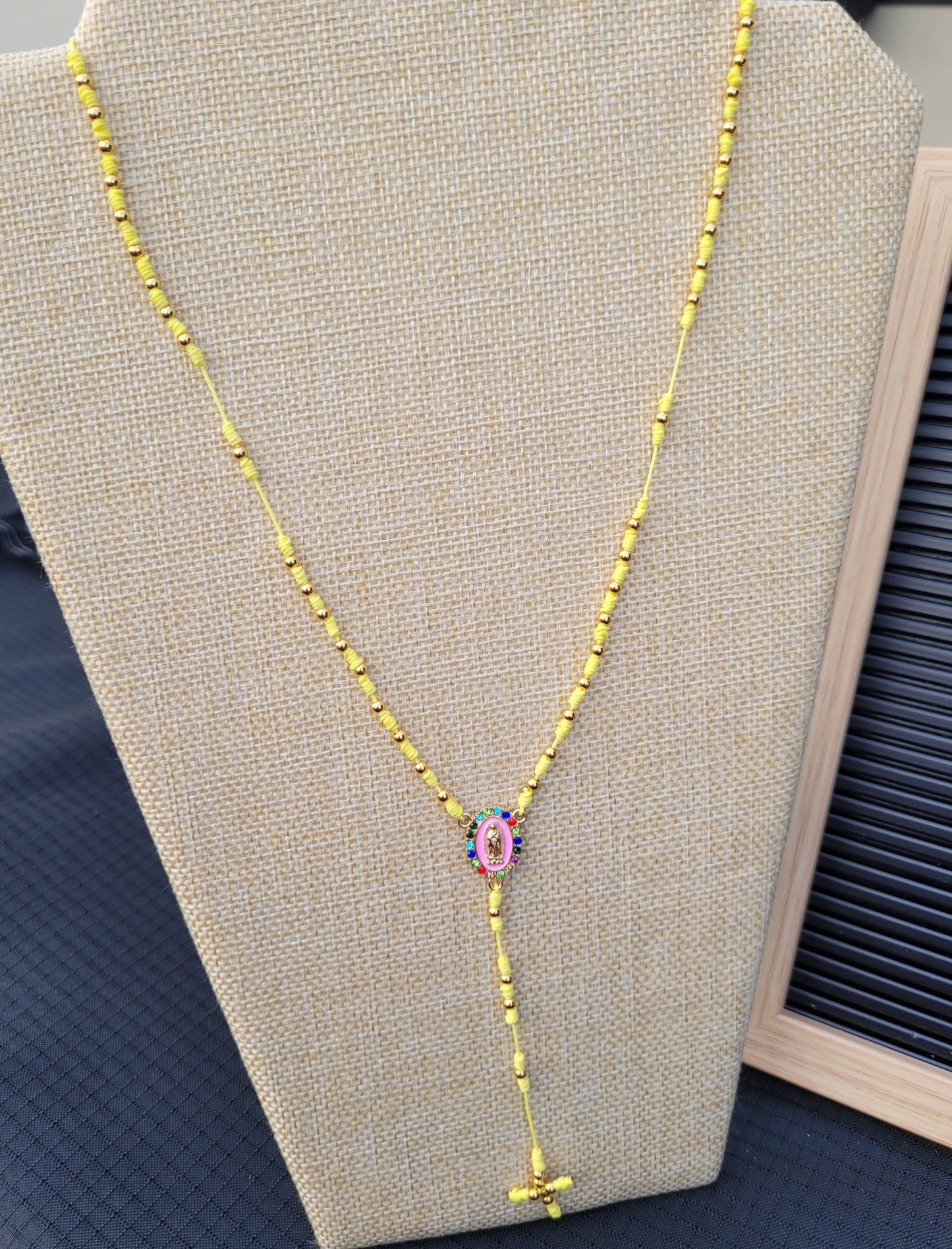 Collar Rosario tejido con balines/ Rosary necklace woven with pellets