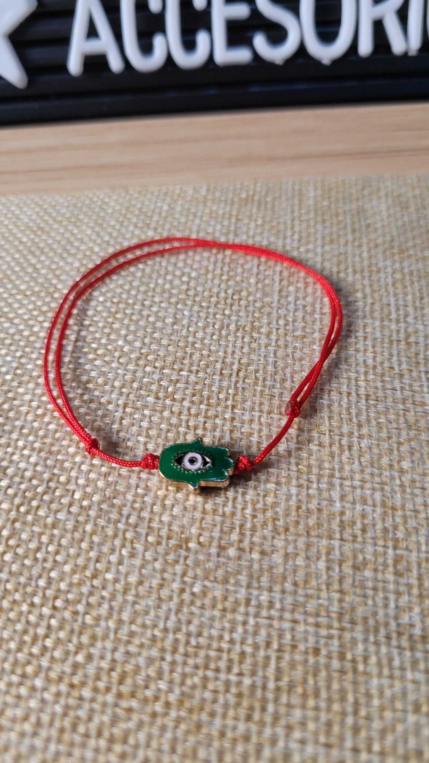 Pulseras de protección hilo rojo/ Red thread protection bracelets