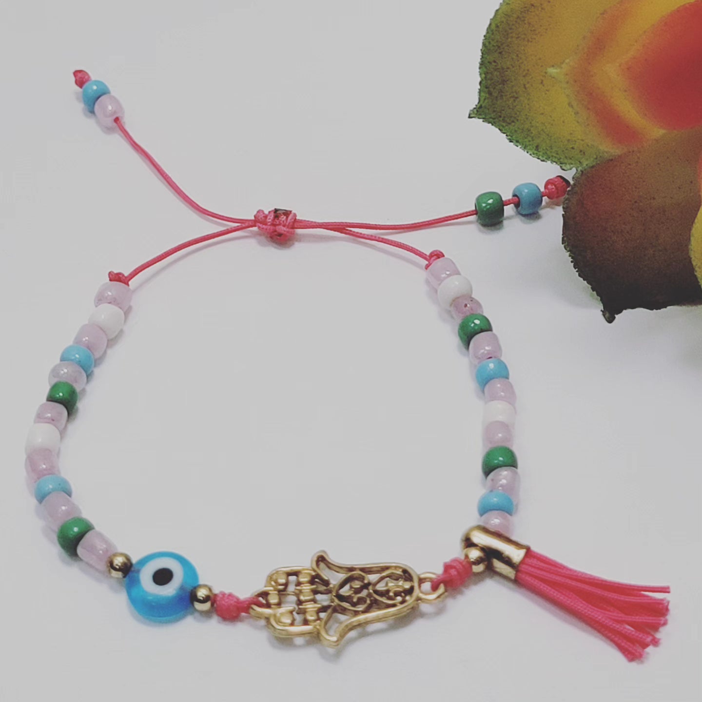 Pulsera Amuleto Chic/ Chic Amulet Bracelet