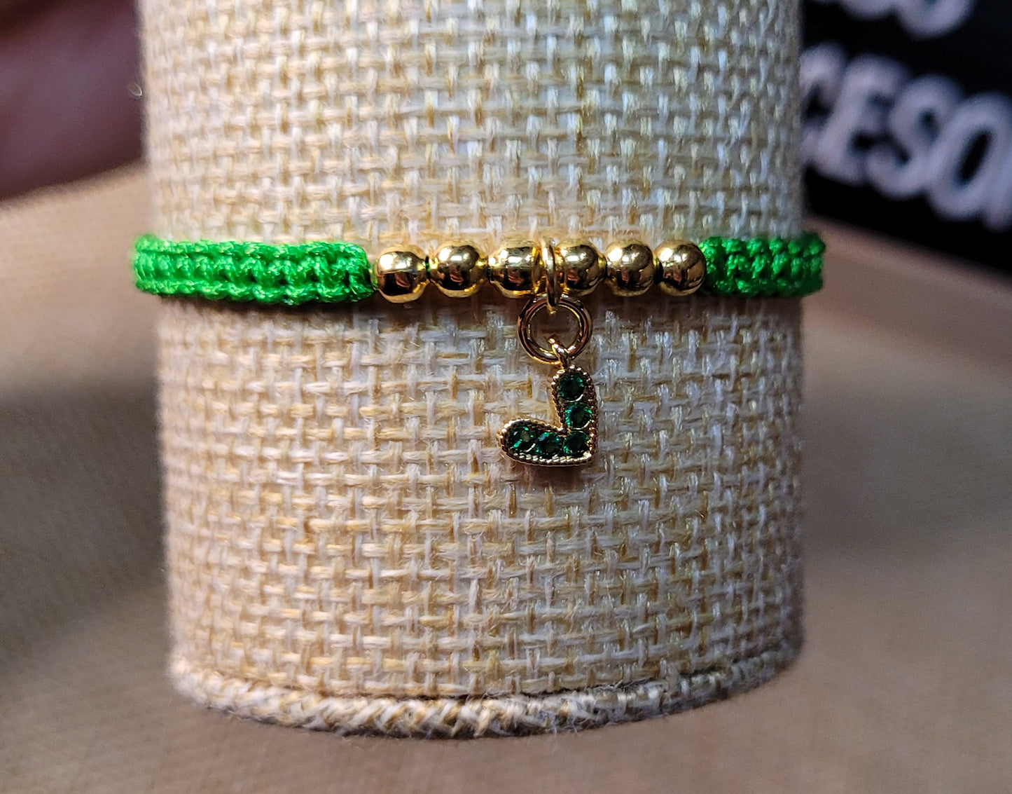 Pulseras con dije de corazon con circon/ Bracelets with heart charms and zircon