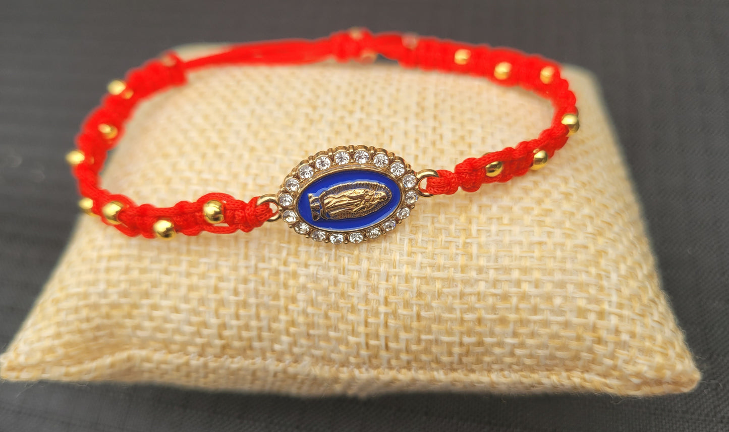 Pulsera ajustable con balines y dije de Virgen de Guadalupe/ Adjustable bracelet with pellets and Virgin of Guadalupe charm
