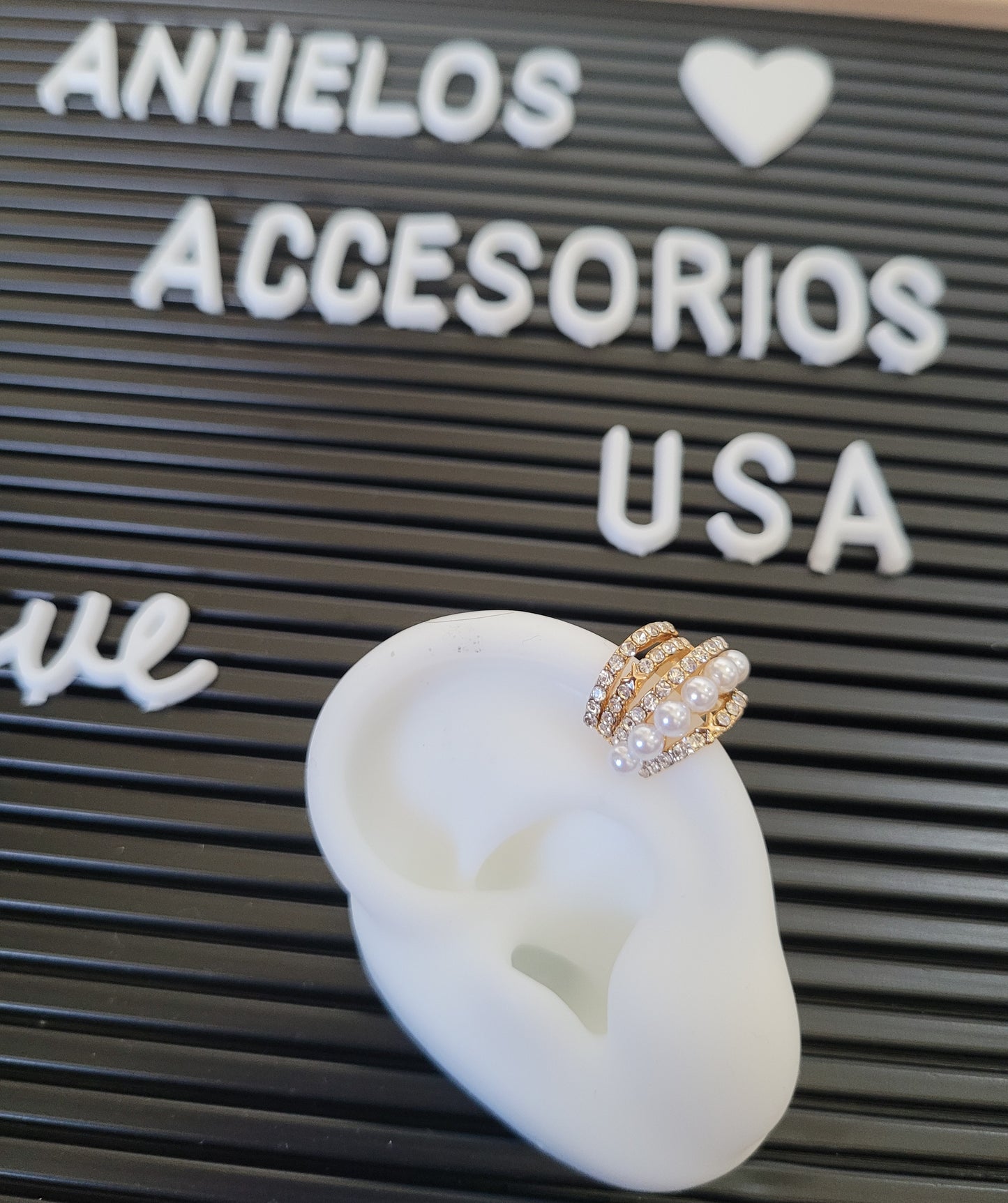 Ear cuff con perlas/ Pearl Ear cuff Earrings