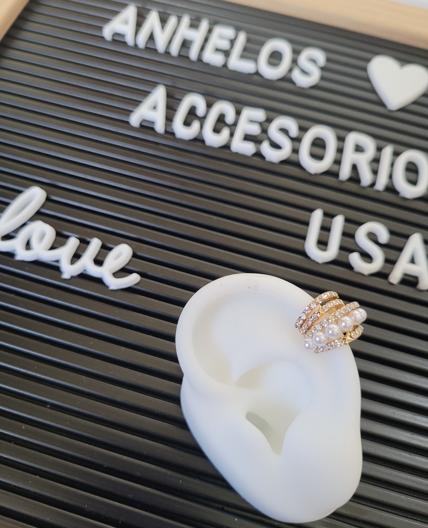 Ear cuff con perlas/ Pearl Ear cuff Earrings