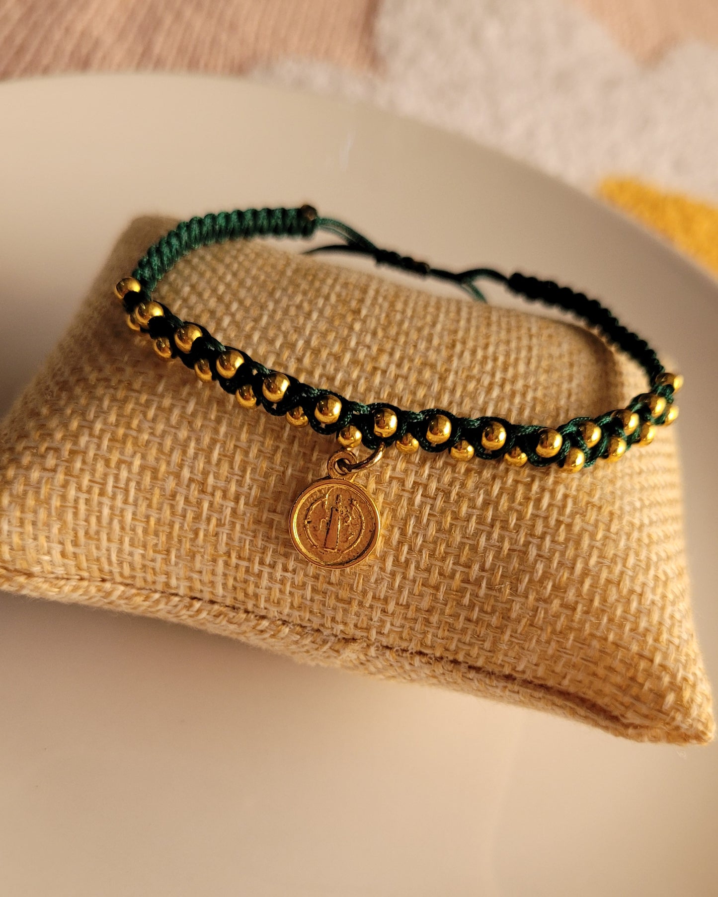 Pulsera San Benito Verde Elegante/ Elegant Green St. Benedict Bracelet