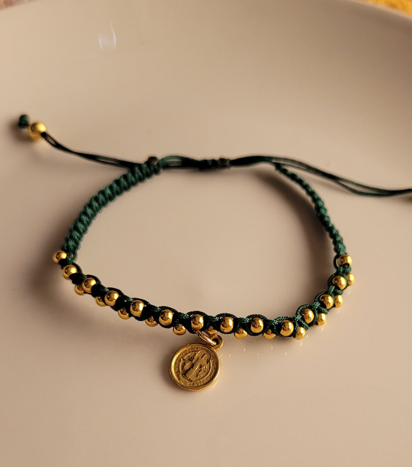 Pulsera San Benito Verde Elegante/ Elegant Green St. Benedict Bracelet