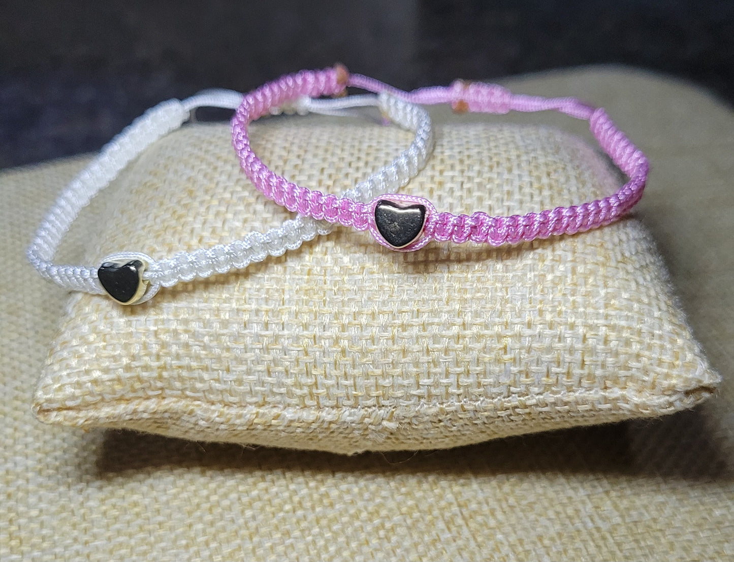 Set de pulseras para parejas o amistad/ Bracelets set for couples or friendship.