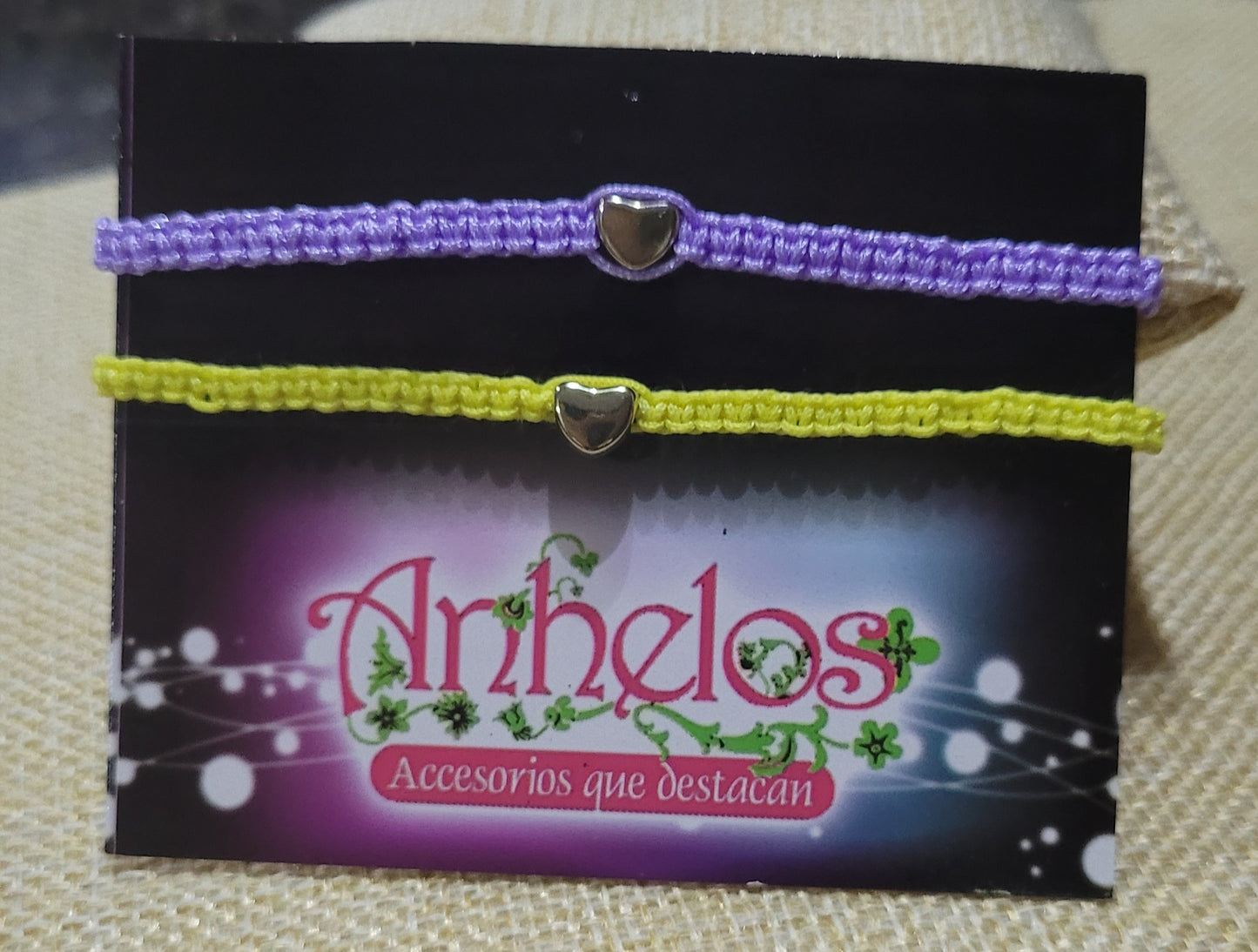 Set de pulseras para parejas o amistad/ Bracelets set for couples or friendship.