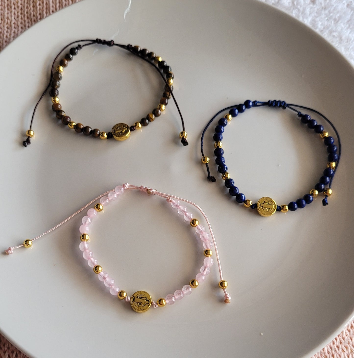 Pulsera San Benito Piedras Naturales/ St. Benedict Natural Stone Bracelet