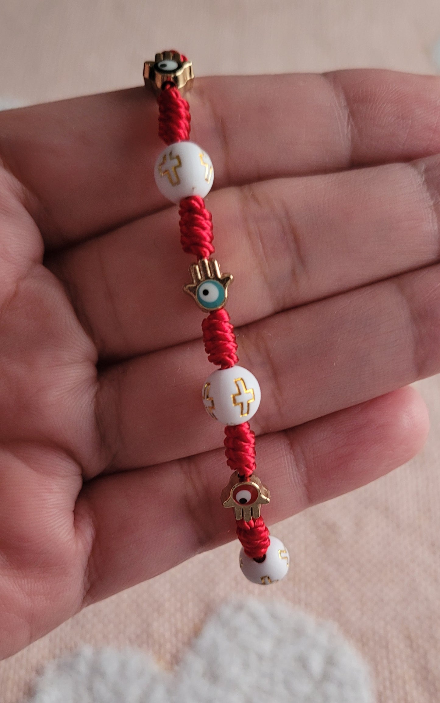 Pulsera ajustable hilo rojo 7 nudos/ Adjustable red thread bracelet with 7 knots
