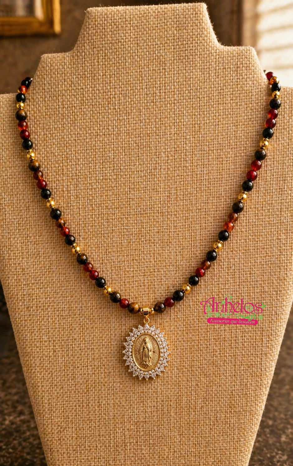 Collar Virgen de Guadalupe con Piedras Naturales Ojo de Tigre y Cornalina/ Virgin of Guadalupe Necklace with Natural Tiger's Eye and Carnelian Stones