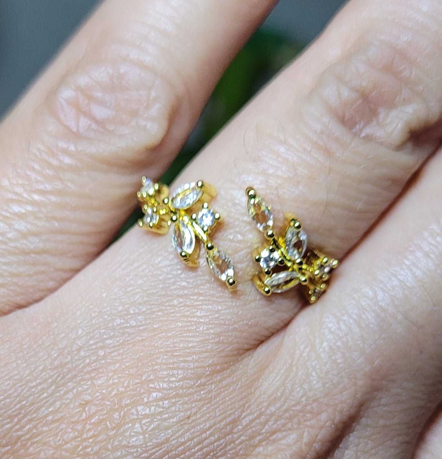 Anillos finos ajustables con circones/ Adjustable dainty rings with cubic zirconia