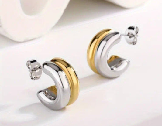 Pendientes tipo aros de acero inoxidable en 2 tonos dorado y plateado/ Stainless steel hoop earrings in two tones: gold and silver