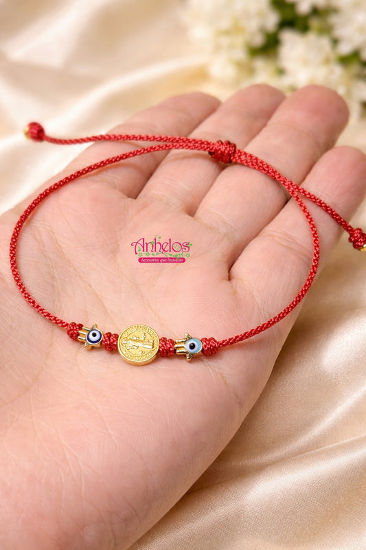 Pulsera de protección hilo rojo con dije mano de fatima y San Benito de Abad/ Red thread protection bracelet with Fatima's hand charm and Saint Benedict the Abbot