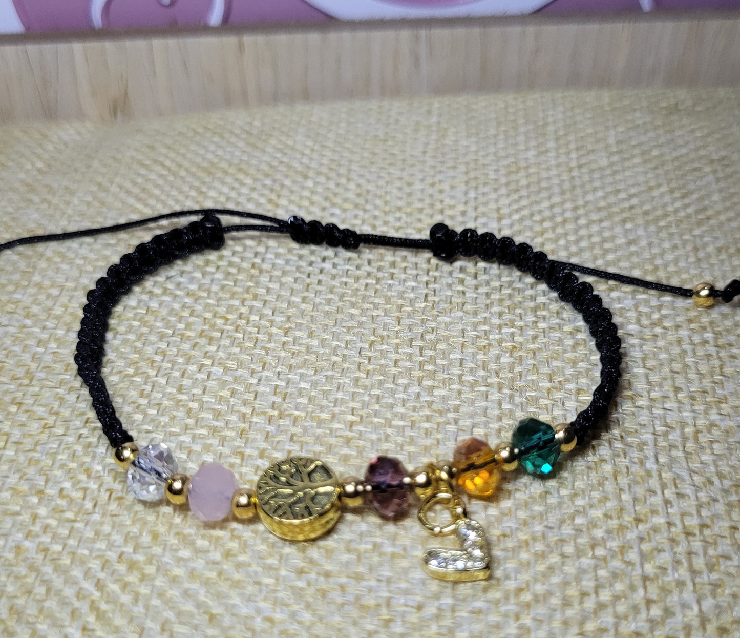 Pulsera variedad de dijes de protección/ Bracelet with a variety of protective charms