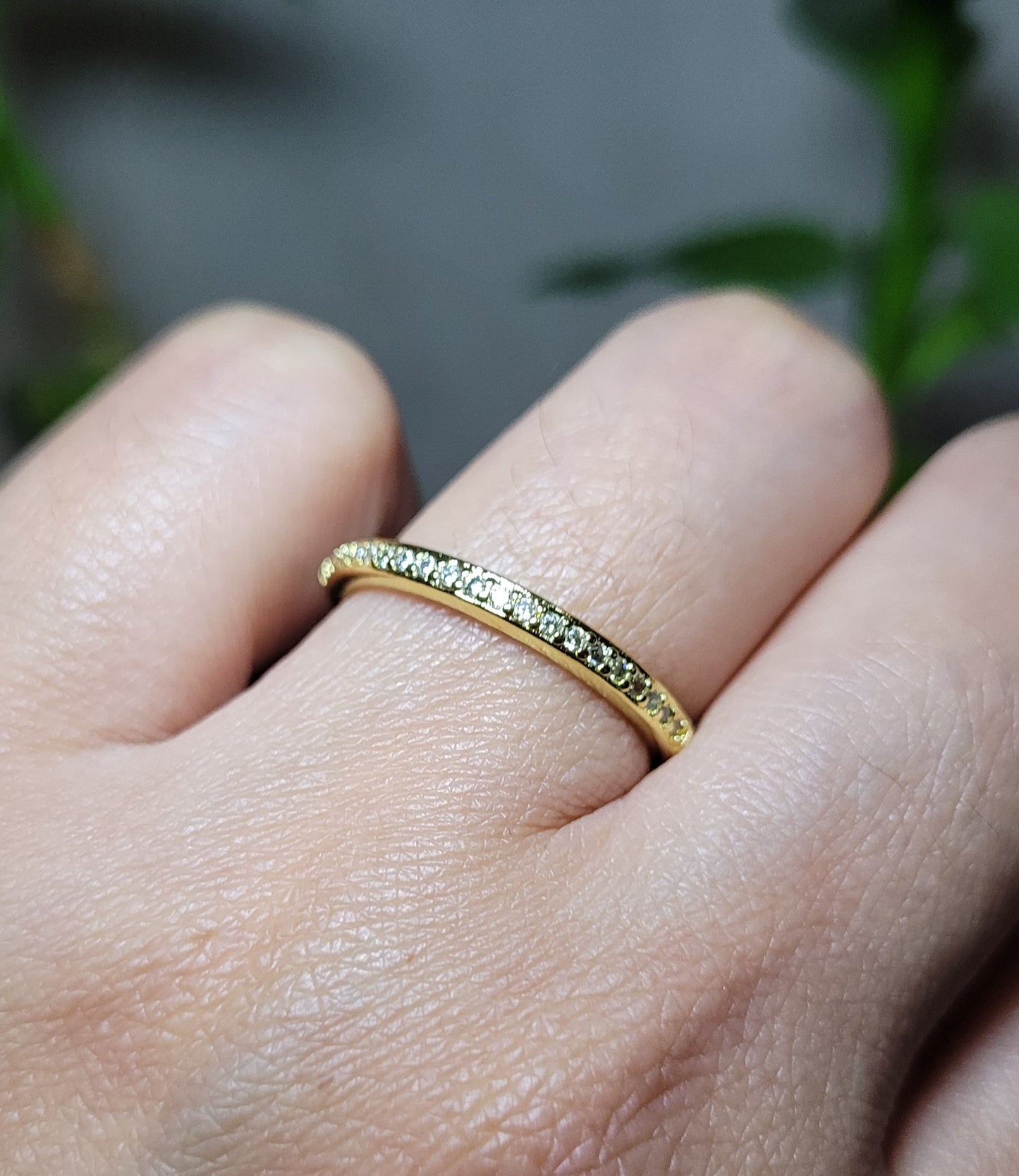 Anillo fino ajustable con circones/ Adjustable slim ring with cubic zirconia