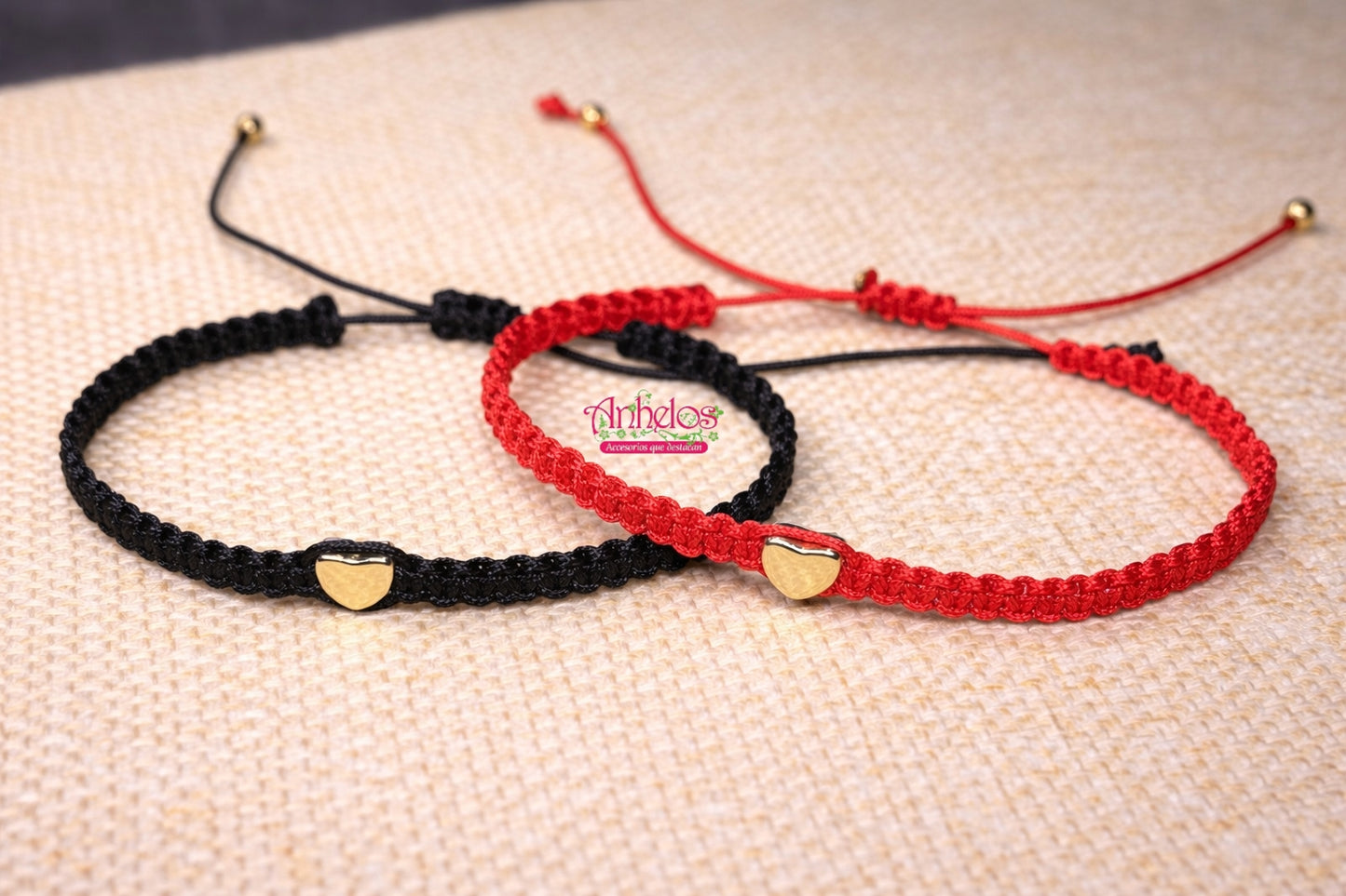 Set de pulseras para parejas o amistad/ Bracelets set for couples or friendship.