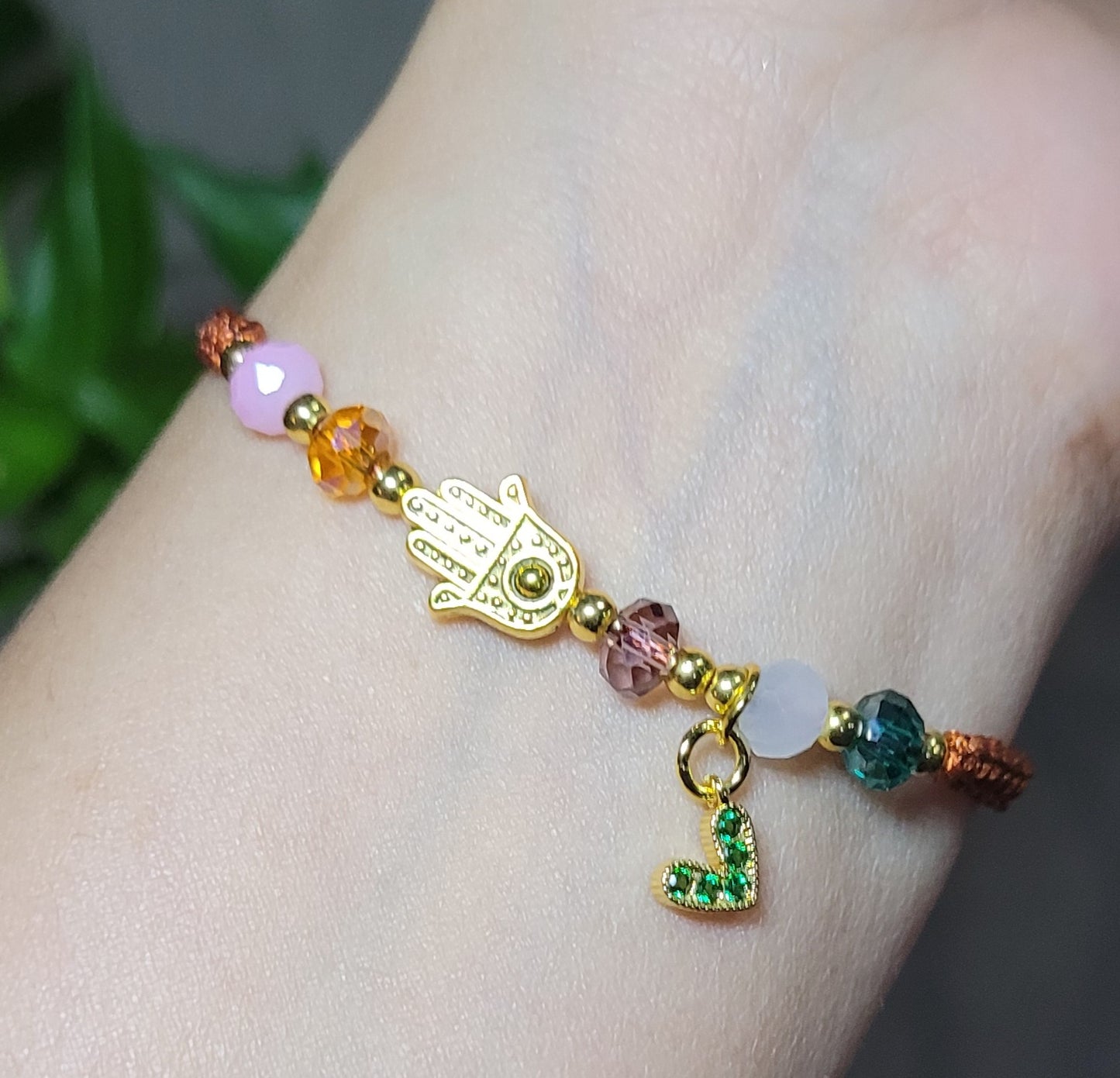 Pulsera variedad de dijes de protección/ Bracelet with a variety of protective charms