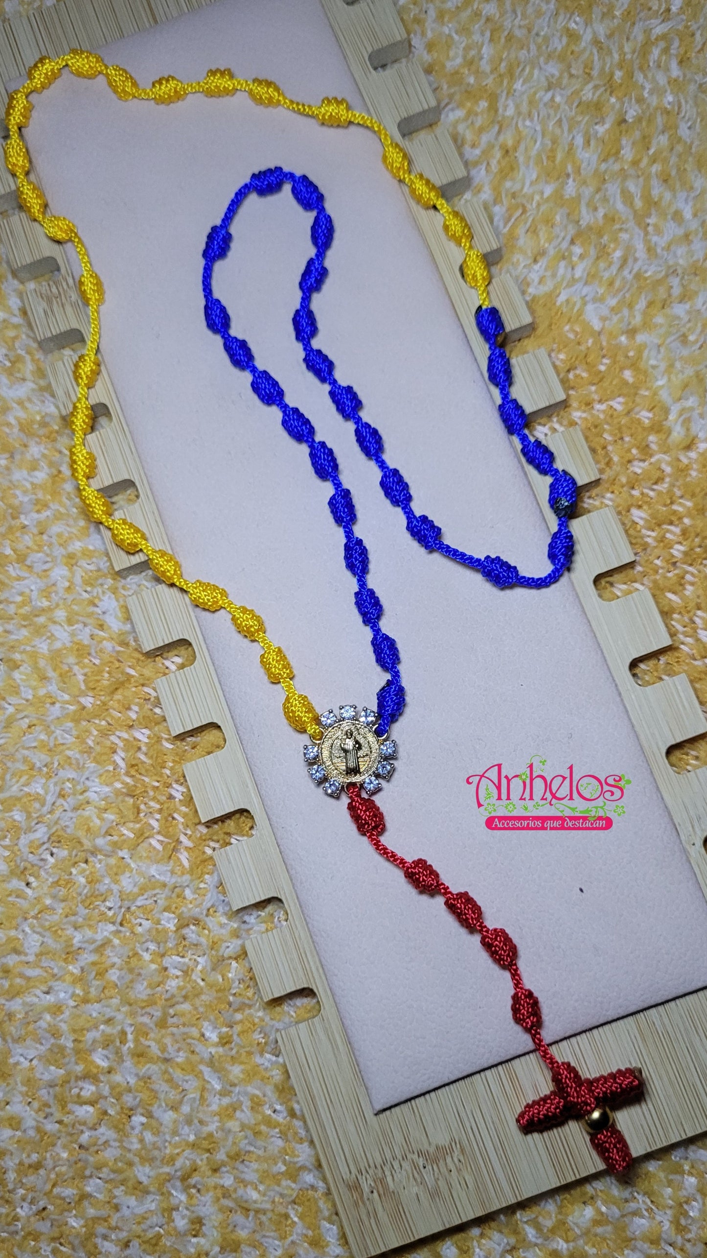 Rosario Tricolor con San Benito de Abad/Tricolor Rosary with Saint Benedict the Abbot