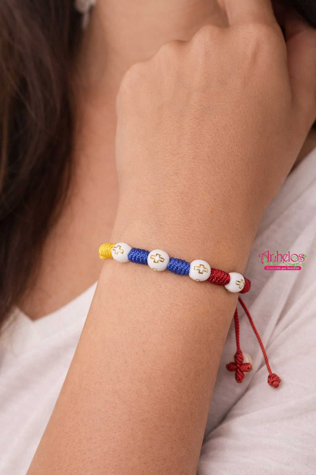 Pulsera rosario tricolor con piedras acrílicas/ Tricolor rosary bracelet with acrylic stones