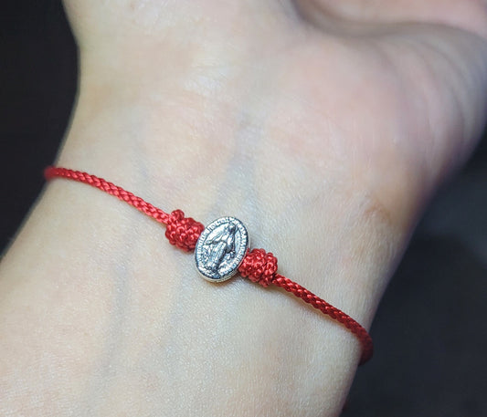 Pulsera de protección con dije de Virgen Maria/ Protection bracelet with Virgin Mary charm