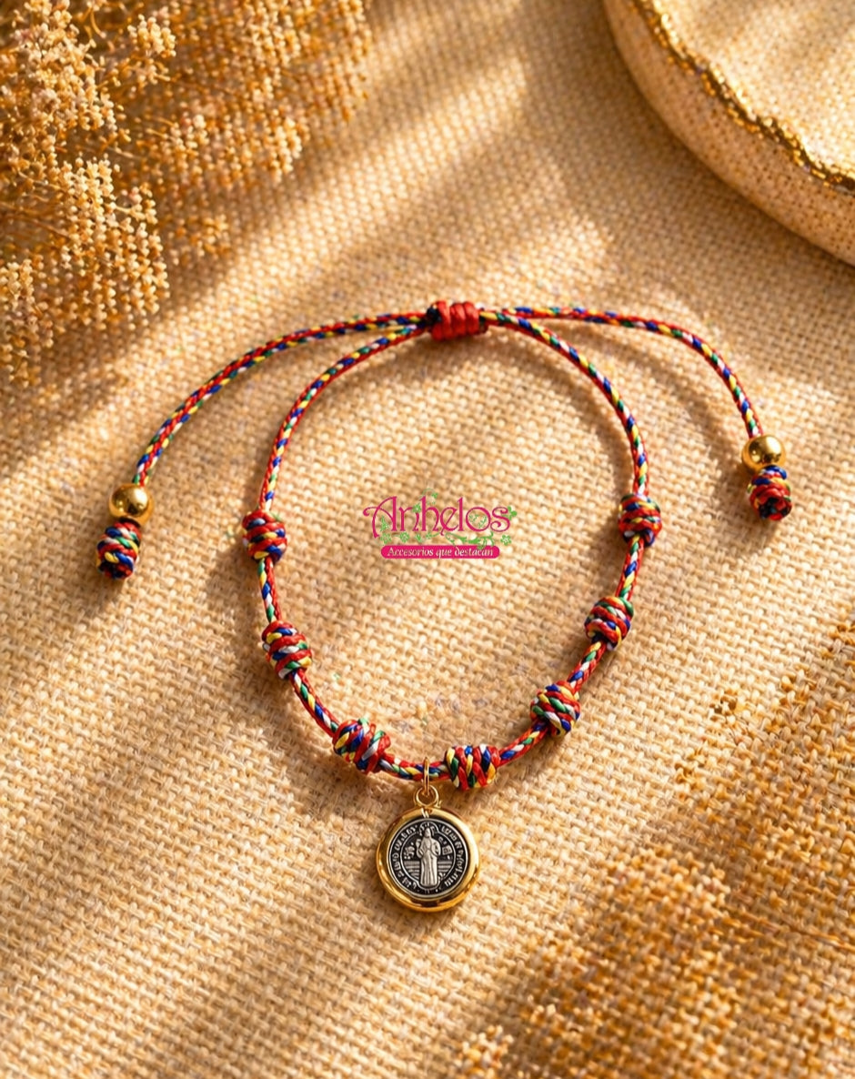 Pulseras Ajustables Multicolor con Dijes de Elefante y San Benito/ Adjustable Multicolor Bracelets with Elephant and St. Benedict Charms