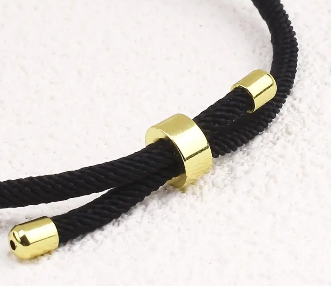 Pulsera ajustable con medalla de San Benito de Abad/ Adjustable bracelet with St. Benedict medal