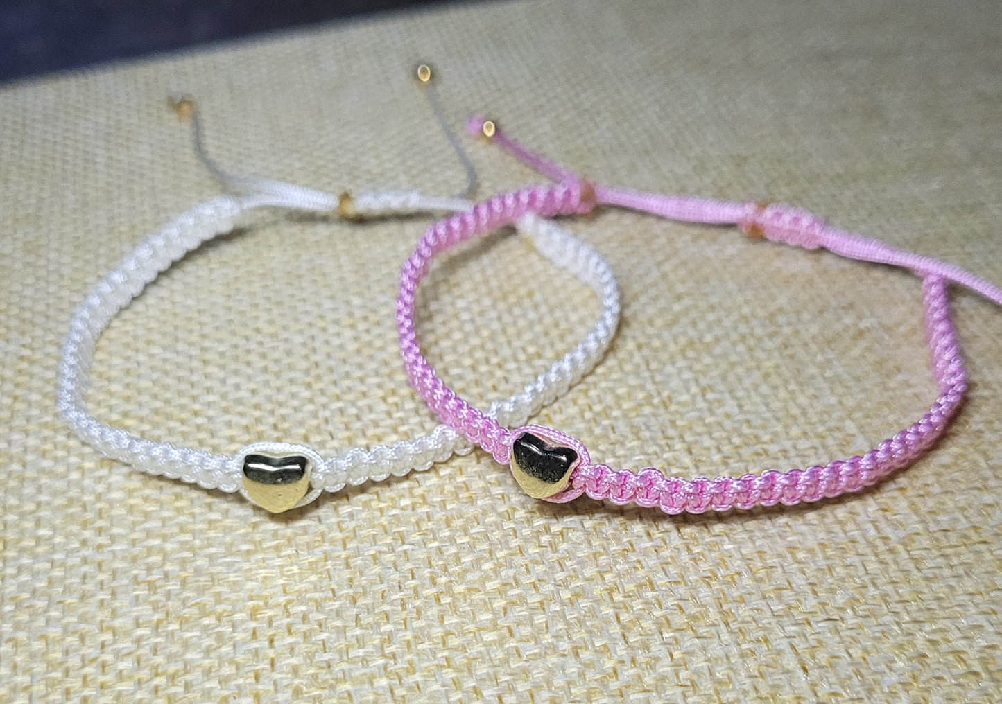 Set de pulseras para parejas o amistad/ Bracelets set for couples or friendship.