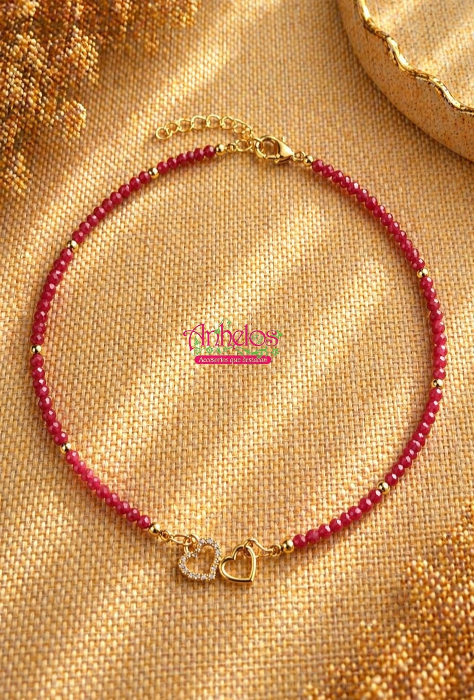 Collar Rojo con Dijes de Corazón/ Red Necklace with Heart Charms