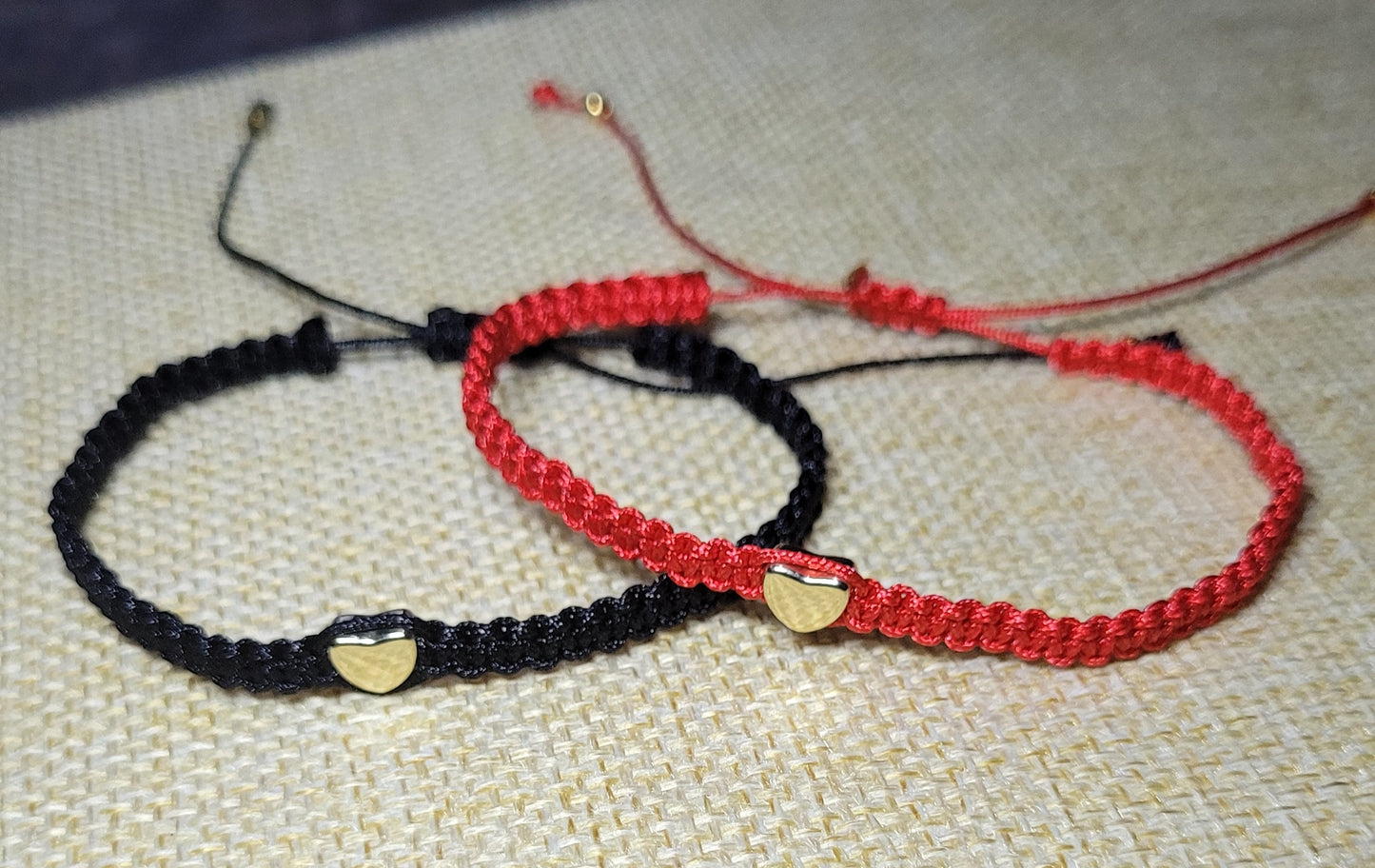 Set de pulseras para parejas o amistad/ Bracelets set for couples or friendship.