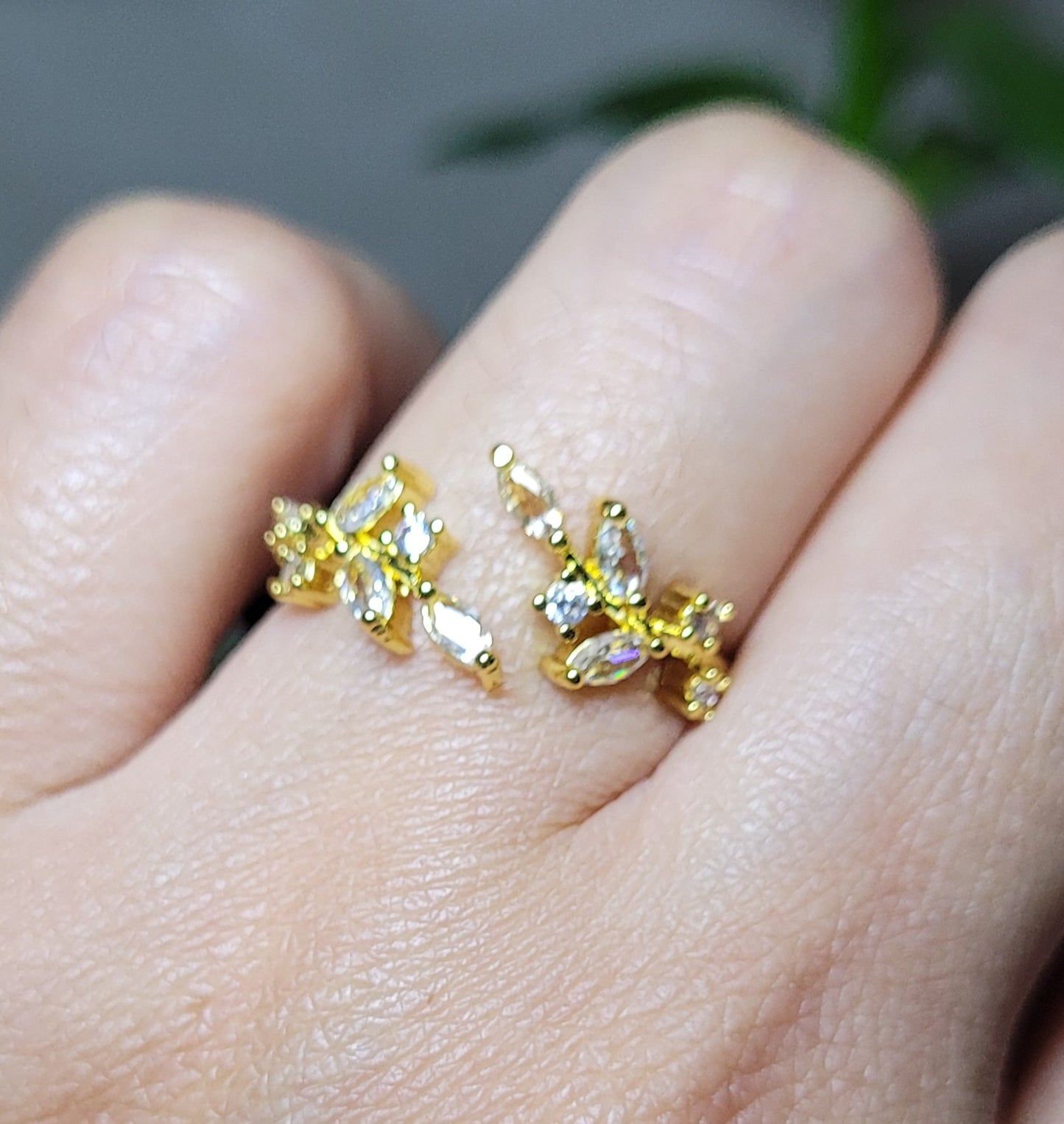 Anillos finos ajustables con circones/ Adjustable dainty rings with cubic zirconia
