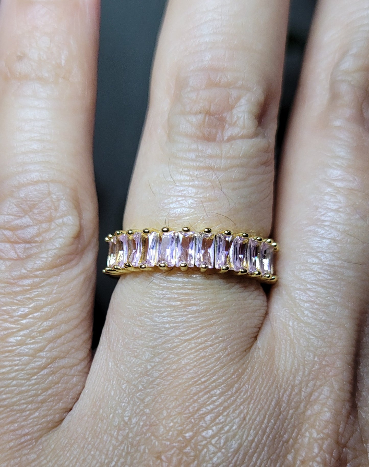 Anillo de acero inoxidable ajustable con circones/ Adjustable stainless steel ring with zircons