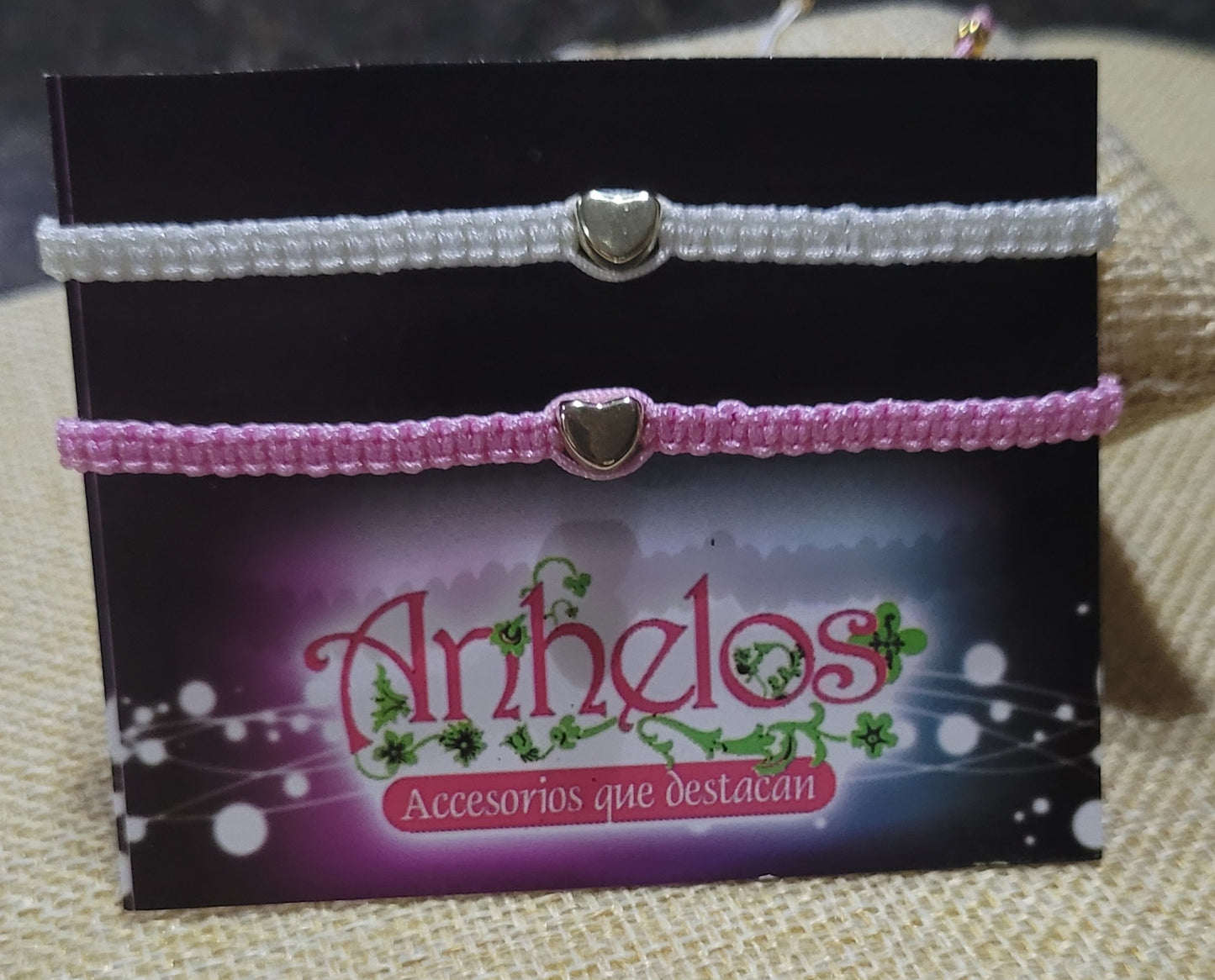 Set de pulseras para parejas o amistad/ Bracelets set for couples or friendship.