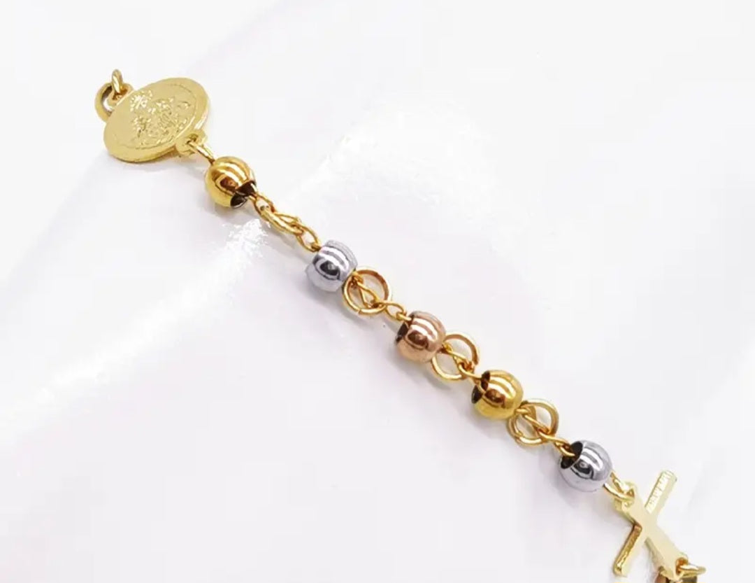 Pulsera de balines de acero inoxidable en 3 colores 4mm con dije de cruz y Virgen Maria/ Stainless steel bead bracelet in 3 colors (4mm) with cross and Virgin Mary charms