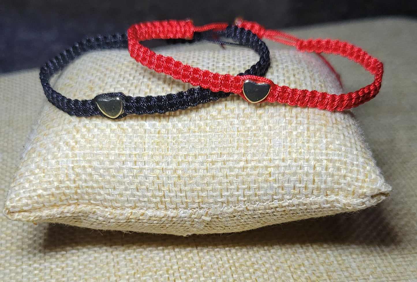 Set de pulseras para parejas o amistad/ Bracelets set for couples or friendship.