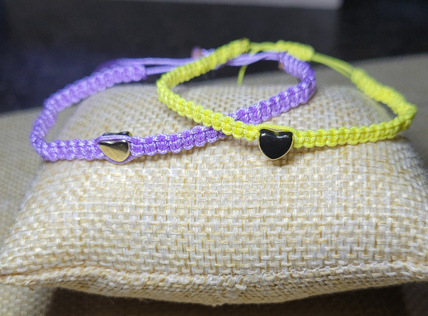 Set de pulseras para parejas o amistad/ Bracelets set for couples or friendship.